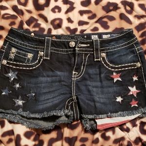Miss Me Signature Shorts Size 26